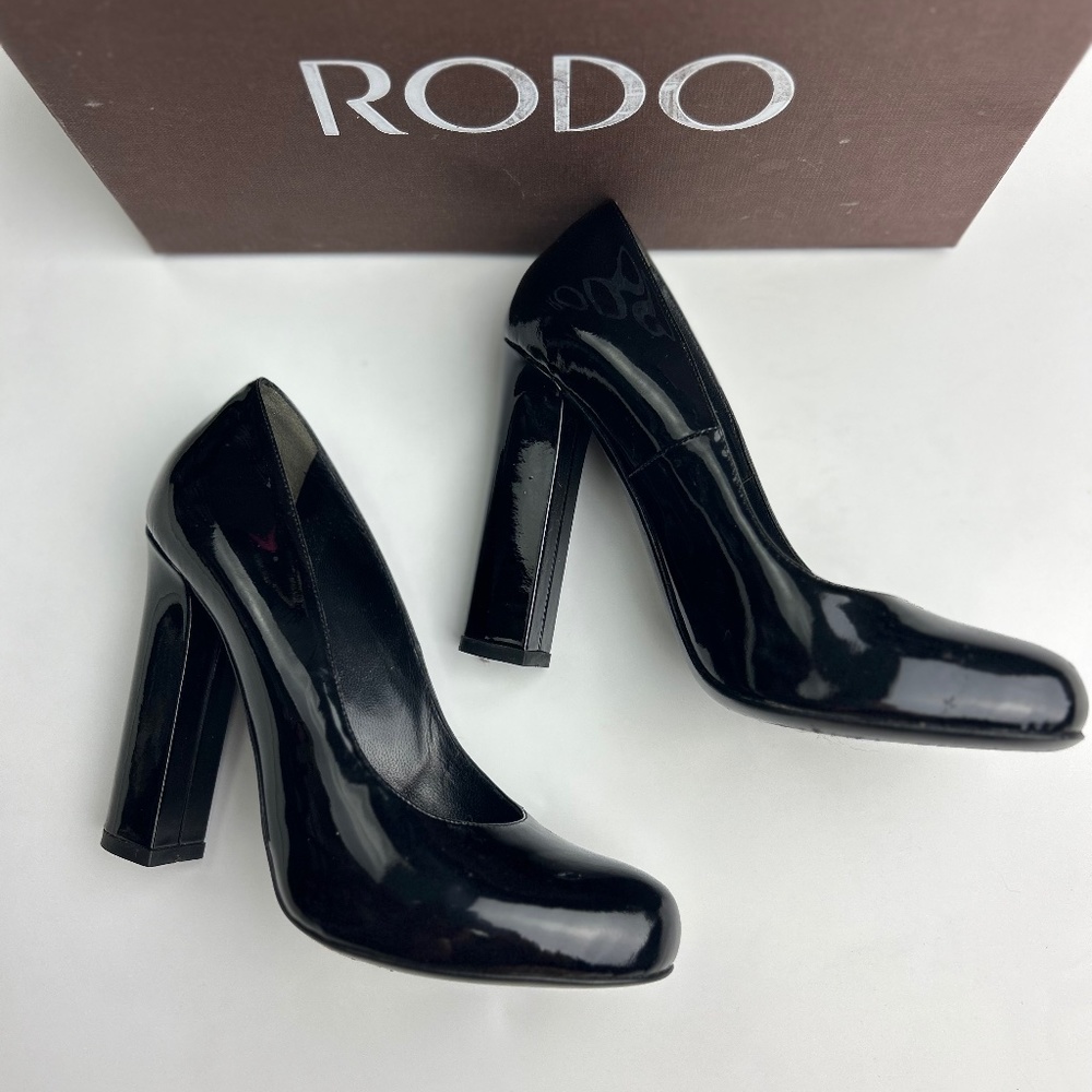 Rodo patent leather pumps